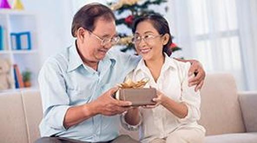 5 Ways to Give Better Holiday Gifts, According to Science