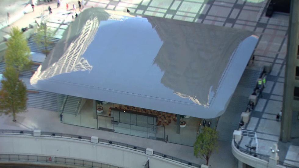 Apple Takes a Bite Out of Chicago Riverfront image