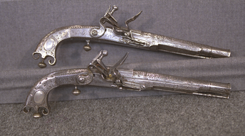 S21 Ep22: Appraisal: 18th C. Scottish Pistols