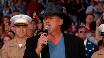 S2017: Trace Adkins Performs "Still A Soldier"