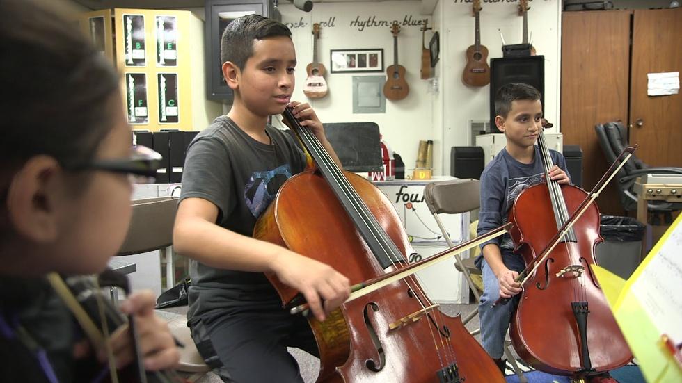 Golden Apple Moments: Yakima Music en Accion image