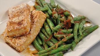 Sesame-Crusted Tofu with Stir-fried Green Beans image