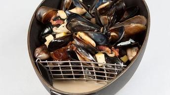 Mussels with Bacon, Shallots & Apple image