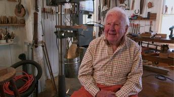 Sculptor John Cross