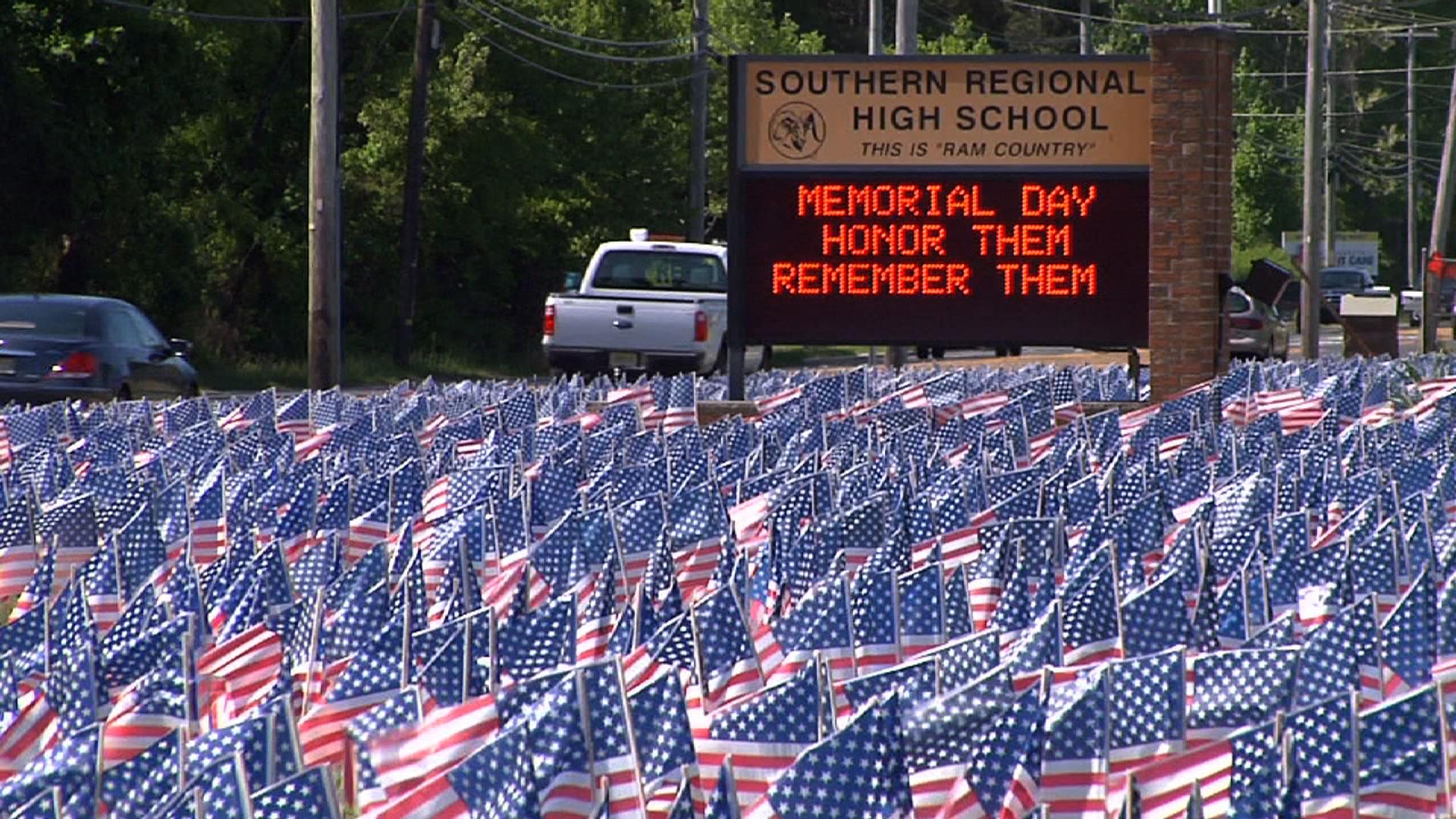 Colonial Flag raising highlights Memorial Day Services – The Times Herald