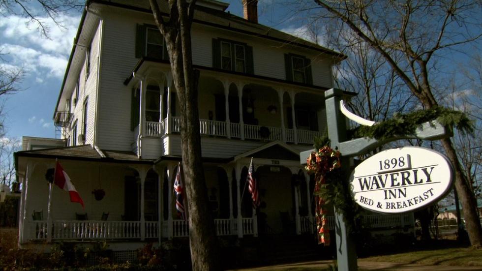 Hendersonville Inn Tour and Cookie Caper image