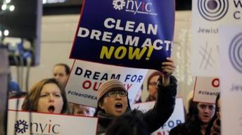 Senators try to sell immigration deal with DACA protections