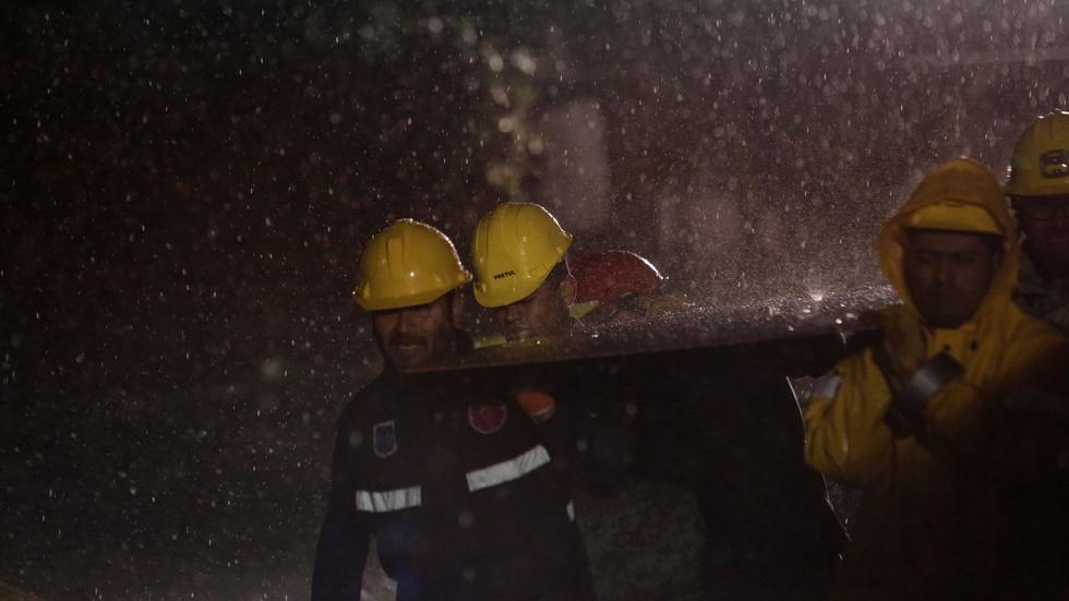 Mexico continues search for quake survivors and answers image