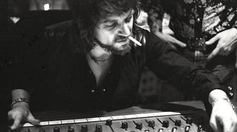 S30 Ep7: How Waylon Jennings Started the Outlaw Movement
