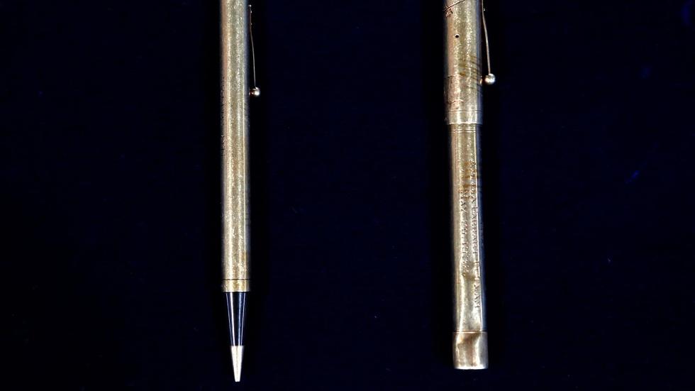 S18 Ep3: Appraisal: 1932 Amelia Earhart Pen & Pencil Set image