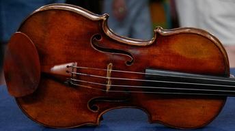 S12 Ep3: Appraisal: 1798 Nicolas Lupot Violin & Peccatte-sty