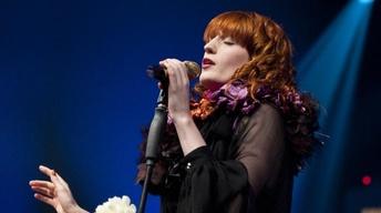 S37 Ep11: Florence + The Machine "Dog Days Are Over"