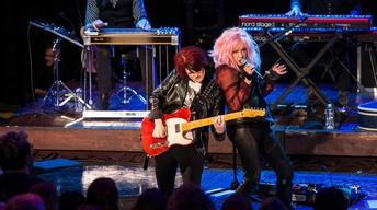 S42 Ep9: Cyndi Lauper "Girls Just Want to Have Fun"