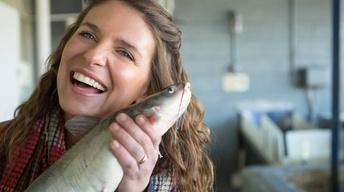 S4 Ep7: More Than One Way to Skin a Catfish