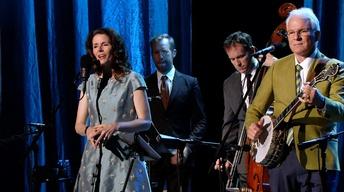 S38: Martin and Brickell Perform "Love Has Come for You" Liv
