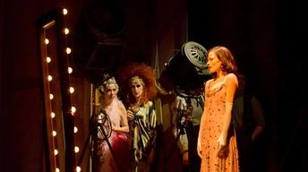 S44 Ep3: Let Me Entertain You - Louise as Gypsy Rose Lee
