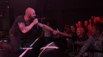 S2014 Ep2: Daughtry Performs "Waiting For Superman"