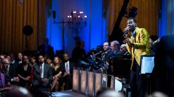 S2016 Ep2: Leon Bridges Performs "Lonely Avenue"