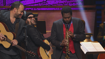 Dave Matthews leads "Ants Marching" from Havana to New York