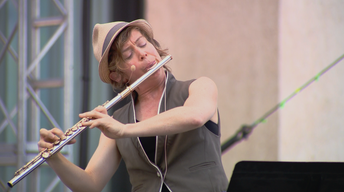 S42 Ep1: Claire Chase, flute and piccolo: Mostly Mozart's "5