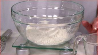How to Weigh Flour image
