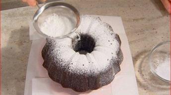 Using Parchment Paper to Keep Cake Stand Clean