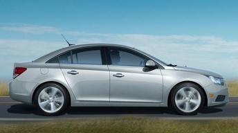 2011 Chevrolet Cruze & 2011 Audi A8 image