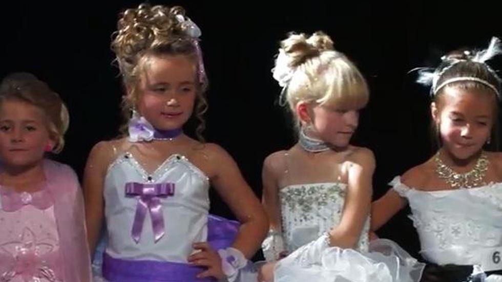 Will France ban childhood beauty pageants? image