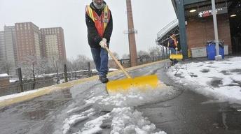 News Wrap: Temperatures rise as deep freeze eases grip image