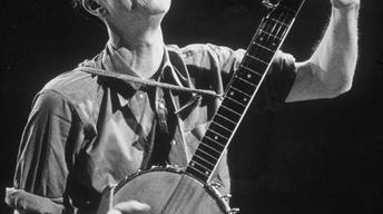 Remembering Pete Seeger, 94, who made music to unite people image