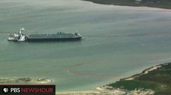 Texas City oil spill blocks major shipping channel