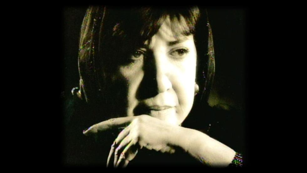 Poet Behbahani Writes for Peace in Iran’s Political Turmoil image