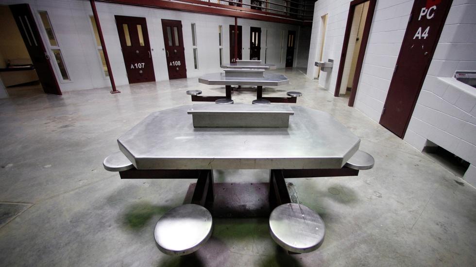 Obama approves major prisoner release from Gitmo image