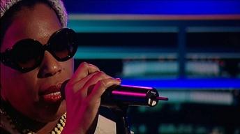 COVENANT WEEK: Macy Gray Performs