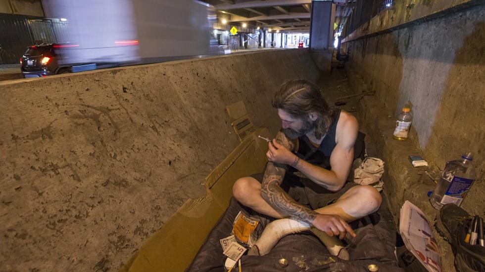 Chicago Photographer Captures Toll of Opioids, Homelessness image