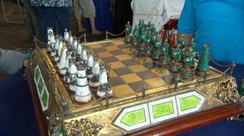 S21 Ep26: Appraisal: Austro-Hungarian Chess Set, ca. 1900