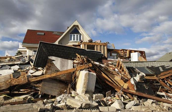 How to Volunteer and Help After a Natural Disaster