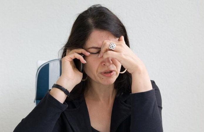 How to Deal with a Critical and Overbearing Parent
