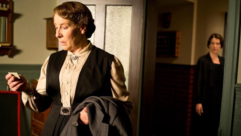 Shh! 5 Secrets of Downton Abbey