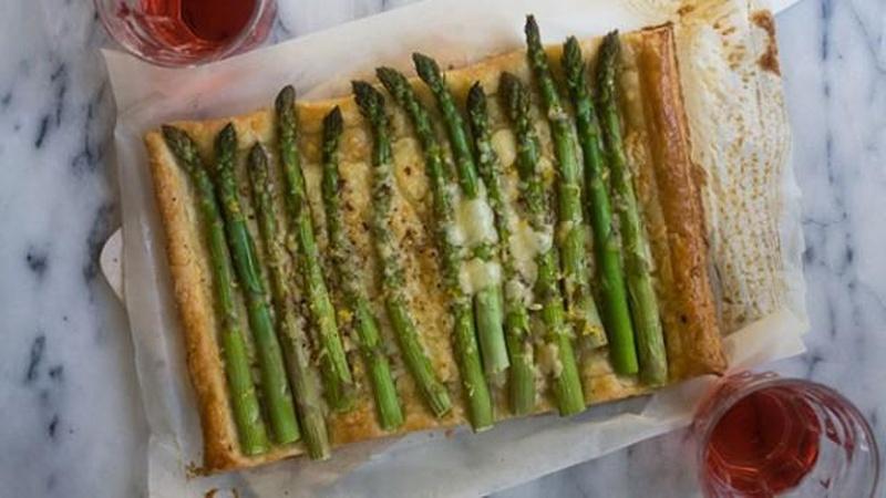Use Puff Pastry to Make an Asparagus Tart