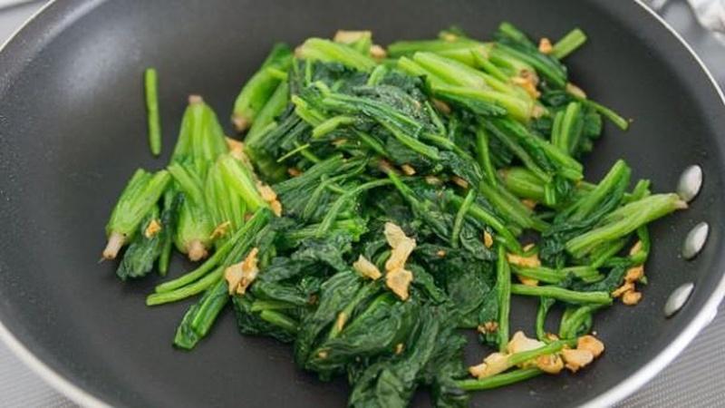Learn the Benefits of Blanching Your Spinach