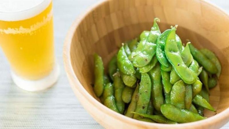 Try Garlic Edamame for an Irresistible Snack