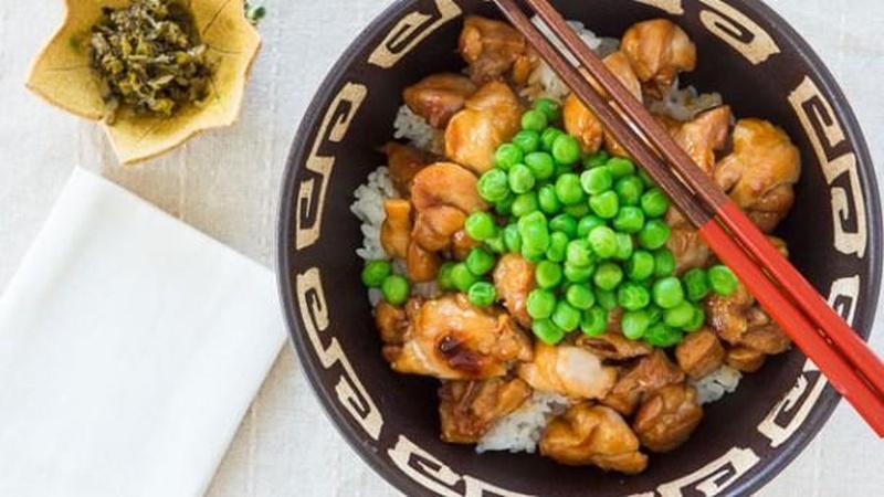 Pan-fry a Bowl of Teriyaki Chicken for an Easy Lunch