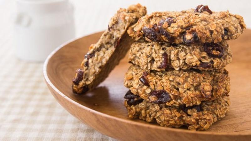 Bake a Batch of Vegan Oatmeal Cookies