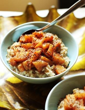 Easy Apple Cinnamon Oatmeal