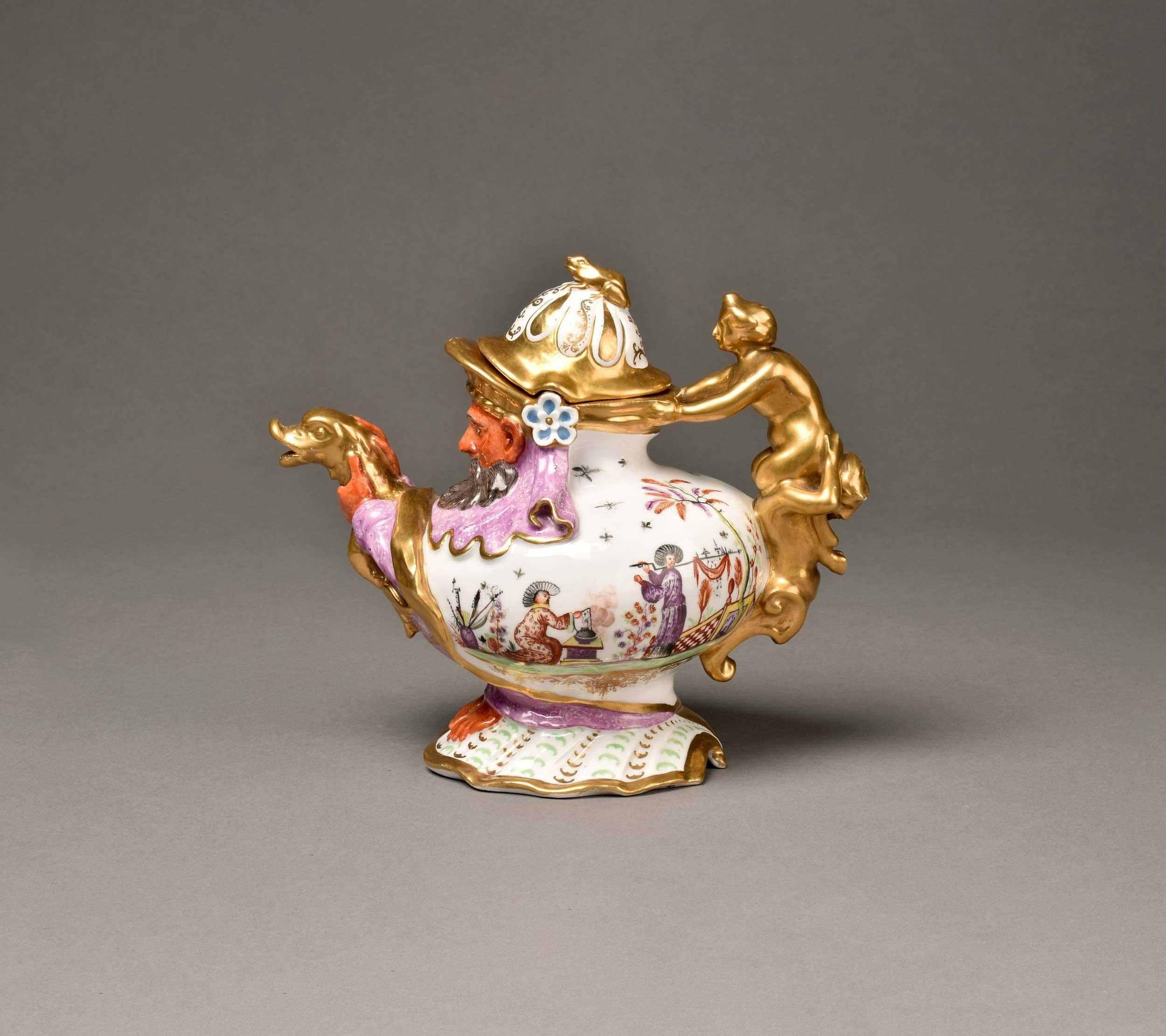 Meissen Porcelain Factory, Hausmaler Grotesque Teapot, 1726–1730, porcelain, 6.38 x 7.38 x 4", Kamm Collection