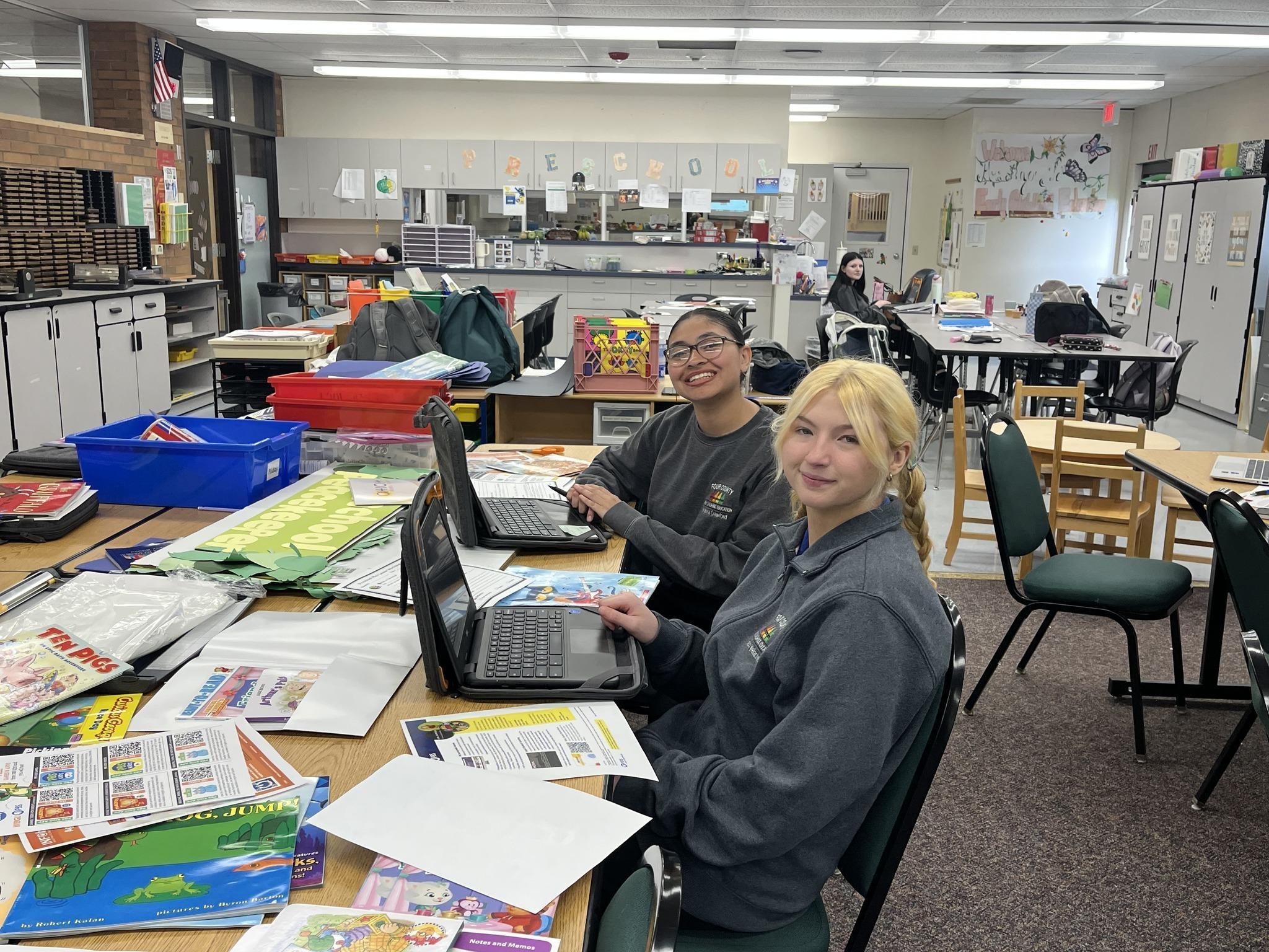 During the INFOhio/WBGU Learning Connections Professional Development Session, Early Childhood Education students at Four County Career Center in Archbold explored high-quality lesson plans and educational media resources to use with their preschool students. Participants also received books to add to their future classroom teaching toolkits.