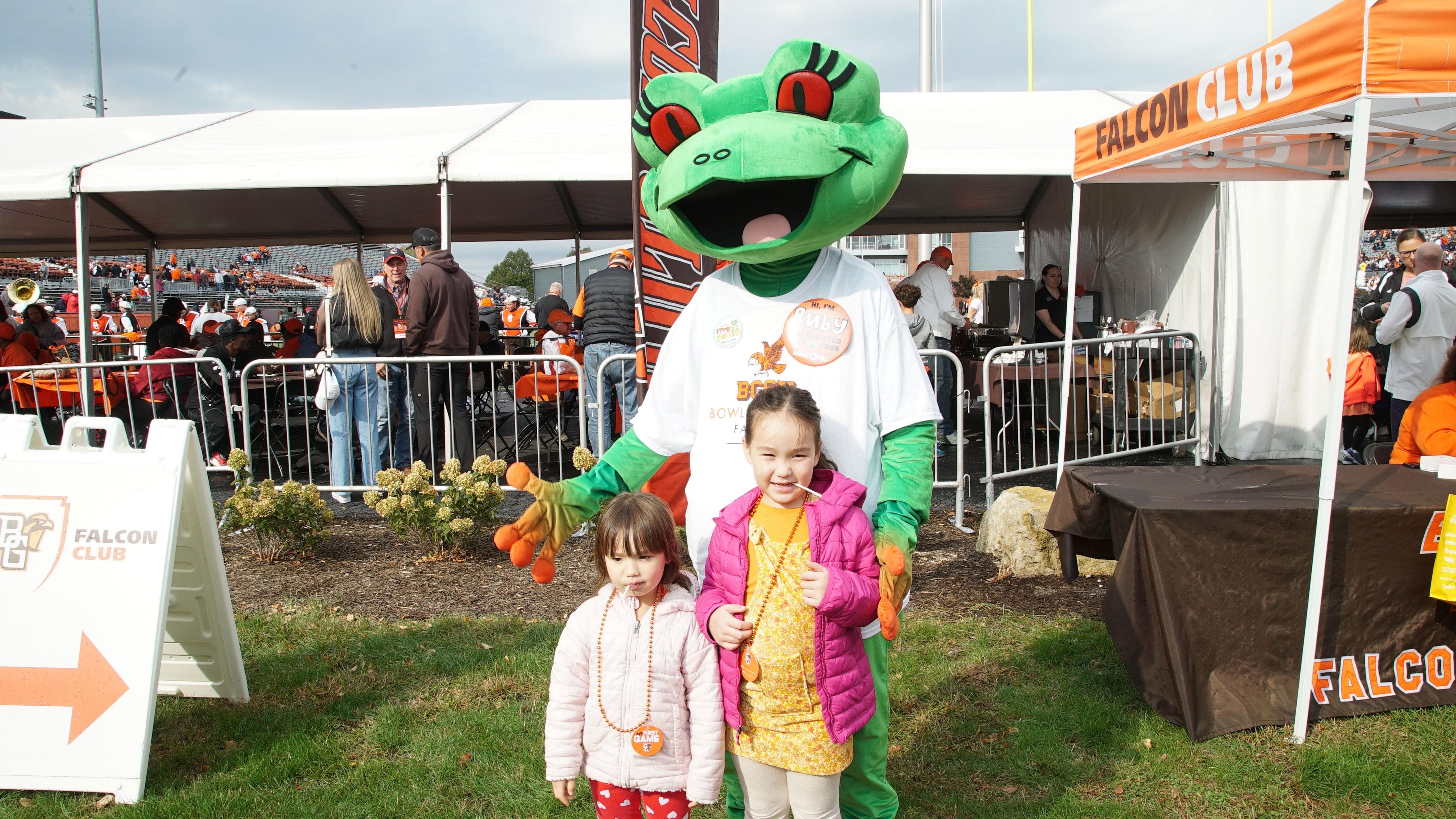 Station mascot Ruby with two girls