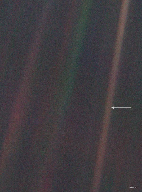 Photo of pale blue dot, Earth