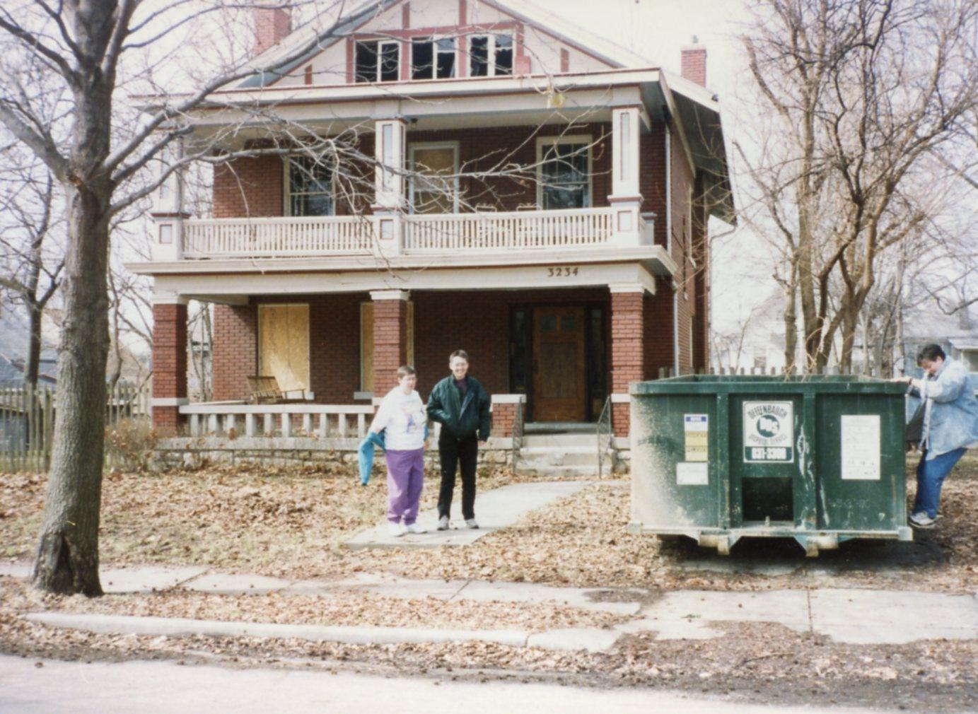 Andrea Nedelsky, Jacque Stock, Sandi Hendrix at dumpster renovating flat.